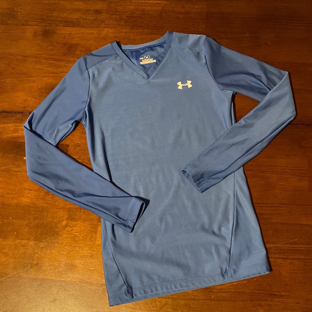 Under Armour top
